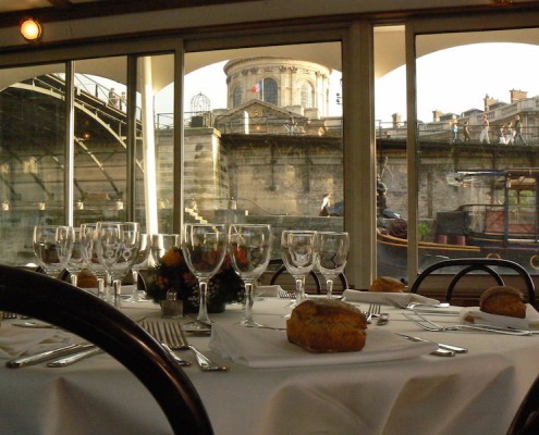 Bateau-Seine-Péniche-Dîner-croisière